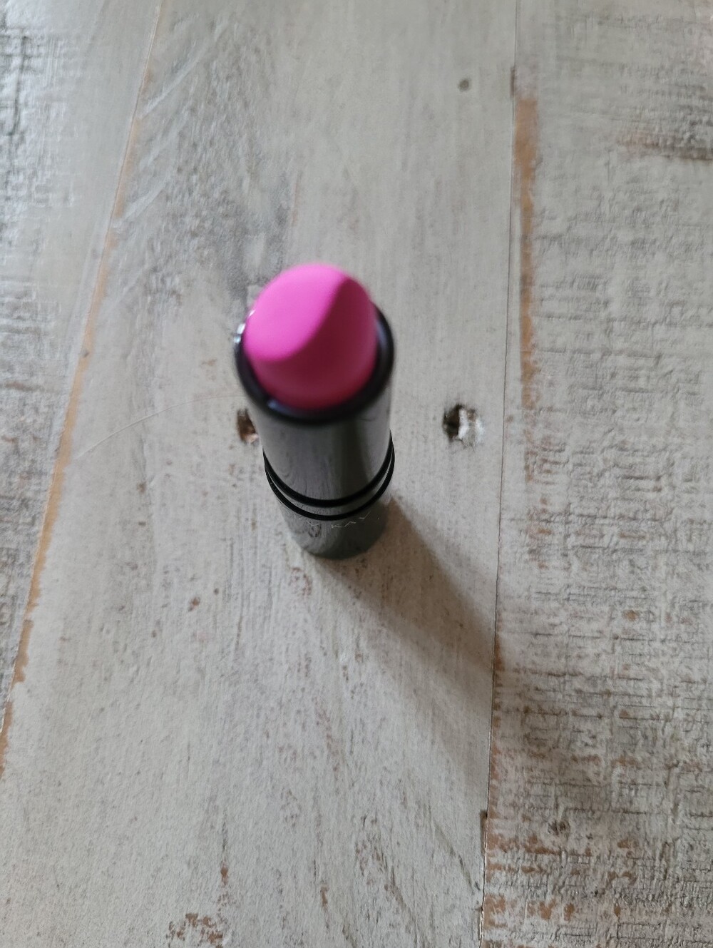 New Mary Kay Paparazzi Pink Lipstick in box